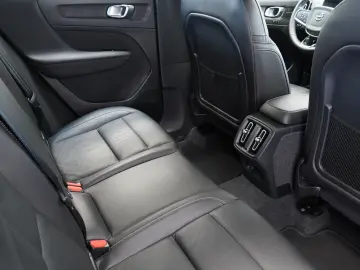 XC40 B4 B R Design LED NAVI ACC LEDER 360