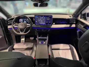 Tiguan 2.0 TSI R-Line 4Motion BlackStyle Pano AH