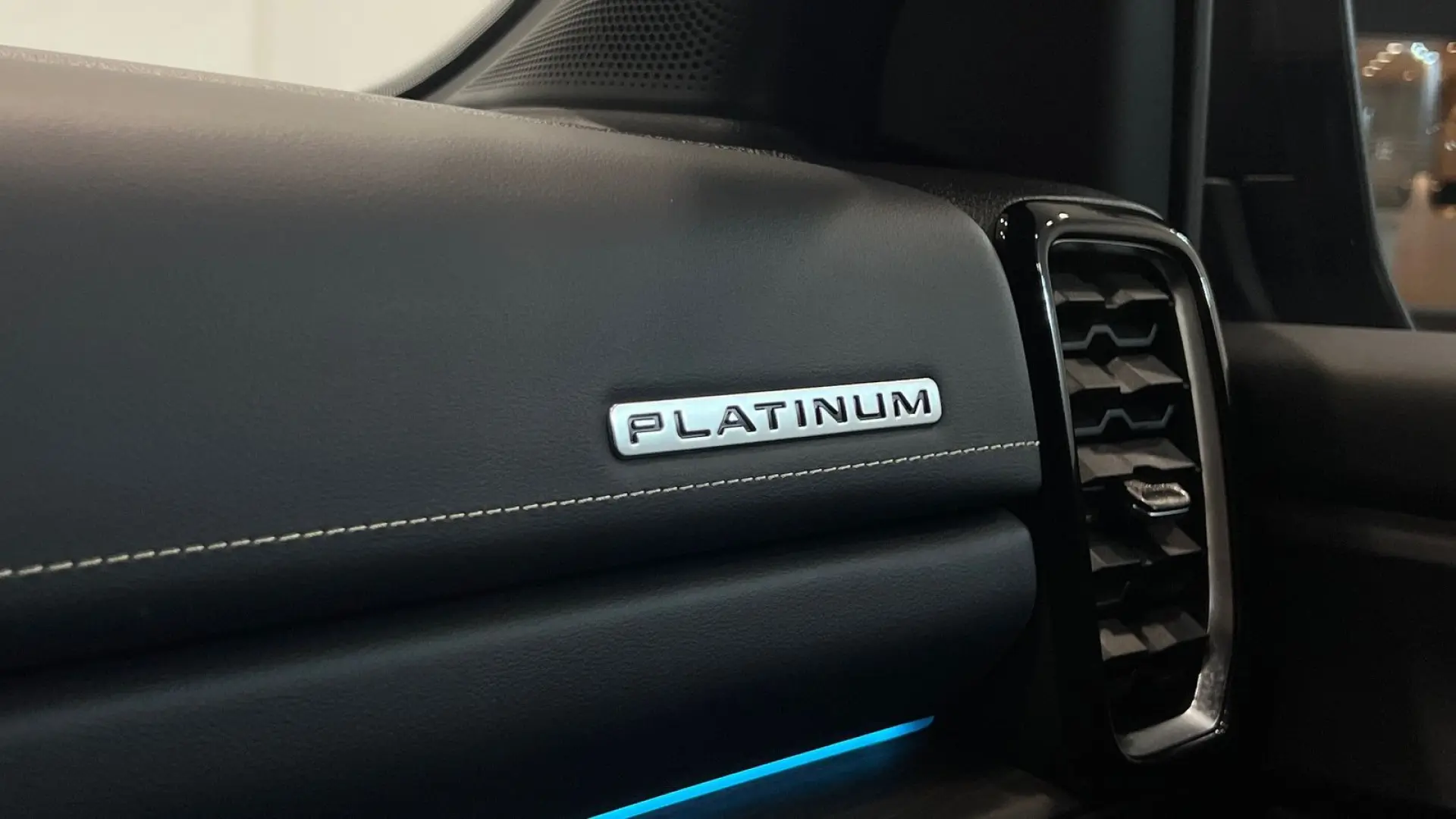 Ranger Platinum 3.0l DOKA Garantie 11.2026