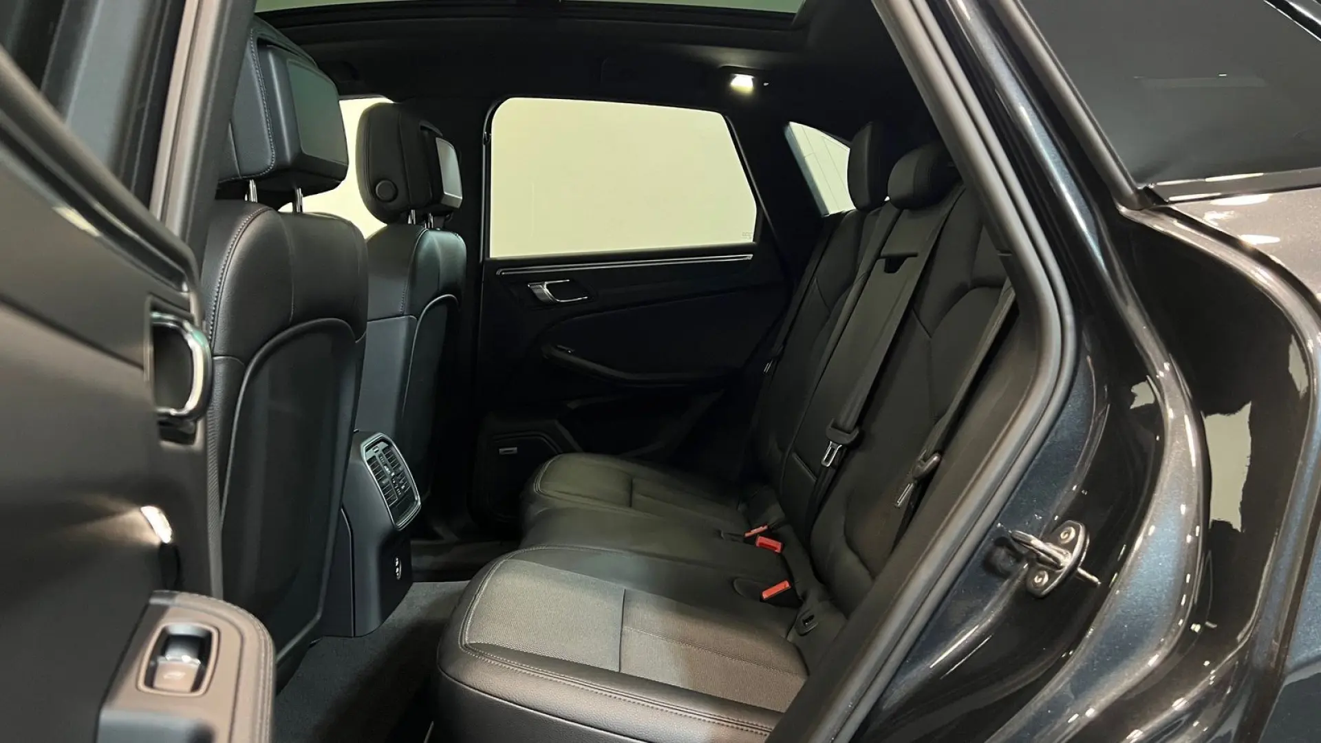 Macan III PANO AHK PDLS  Totwinkel ACC Kamera