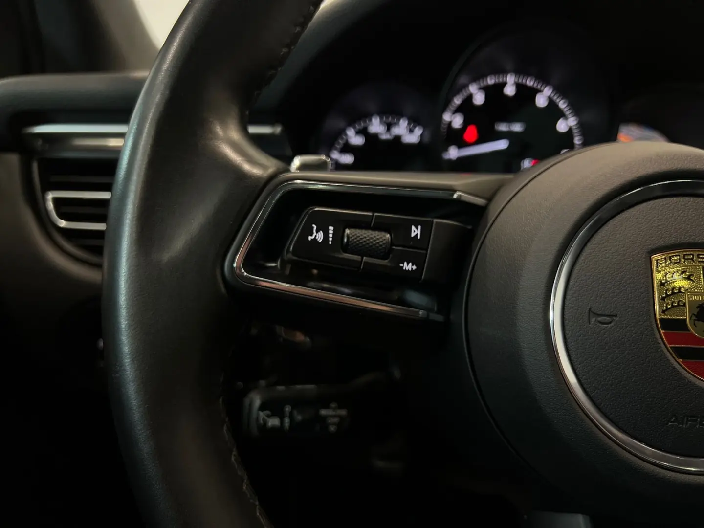 Macan III PANO AHK PDLS  Totwinkel ACC Kamera