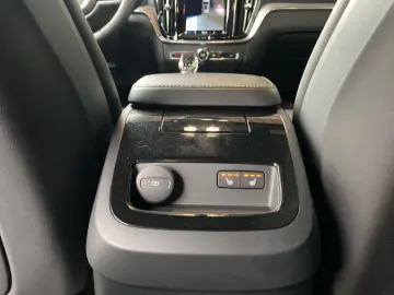 V60 Kombi T8 Twin Engine AWD Pano HUD 360  4xSHZ