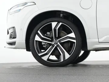 XC90 T8 AWD Ultra Dark 22  LUFTFAHRWERK 360 -CAM