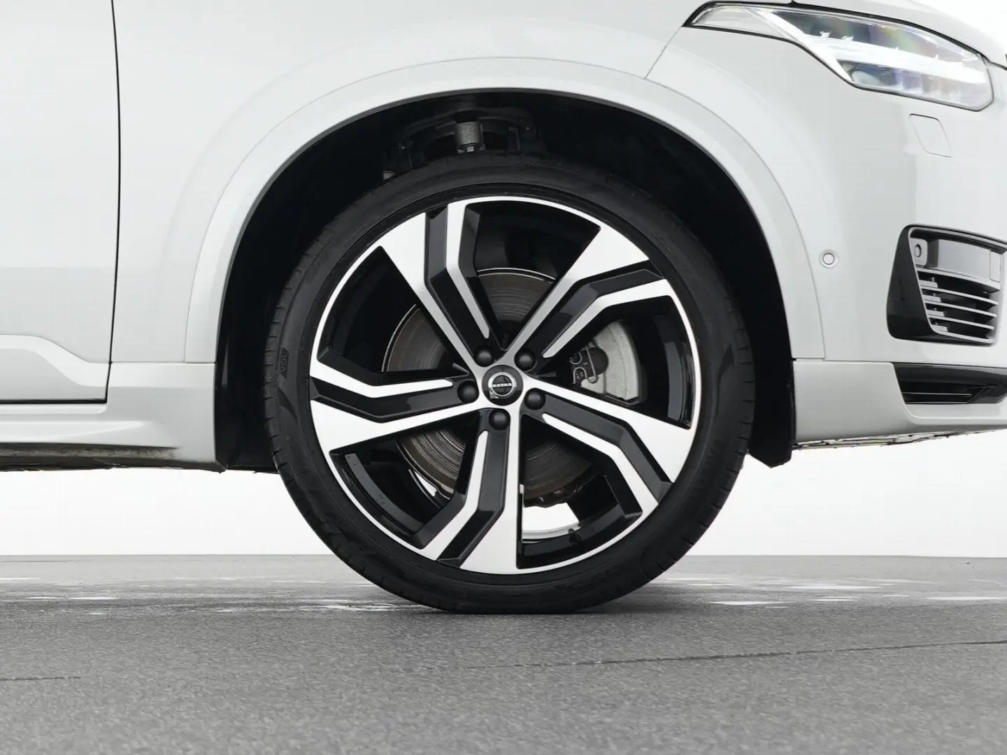 XC90 T8 AWD Ultra Dark 22  LUFTFAHRWERK 360 -CAM