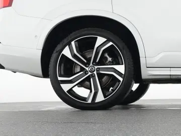 XC90 T8 AWD Ultra Dark 22  LUFTFAHRWERK 360 -CAM