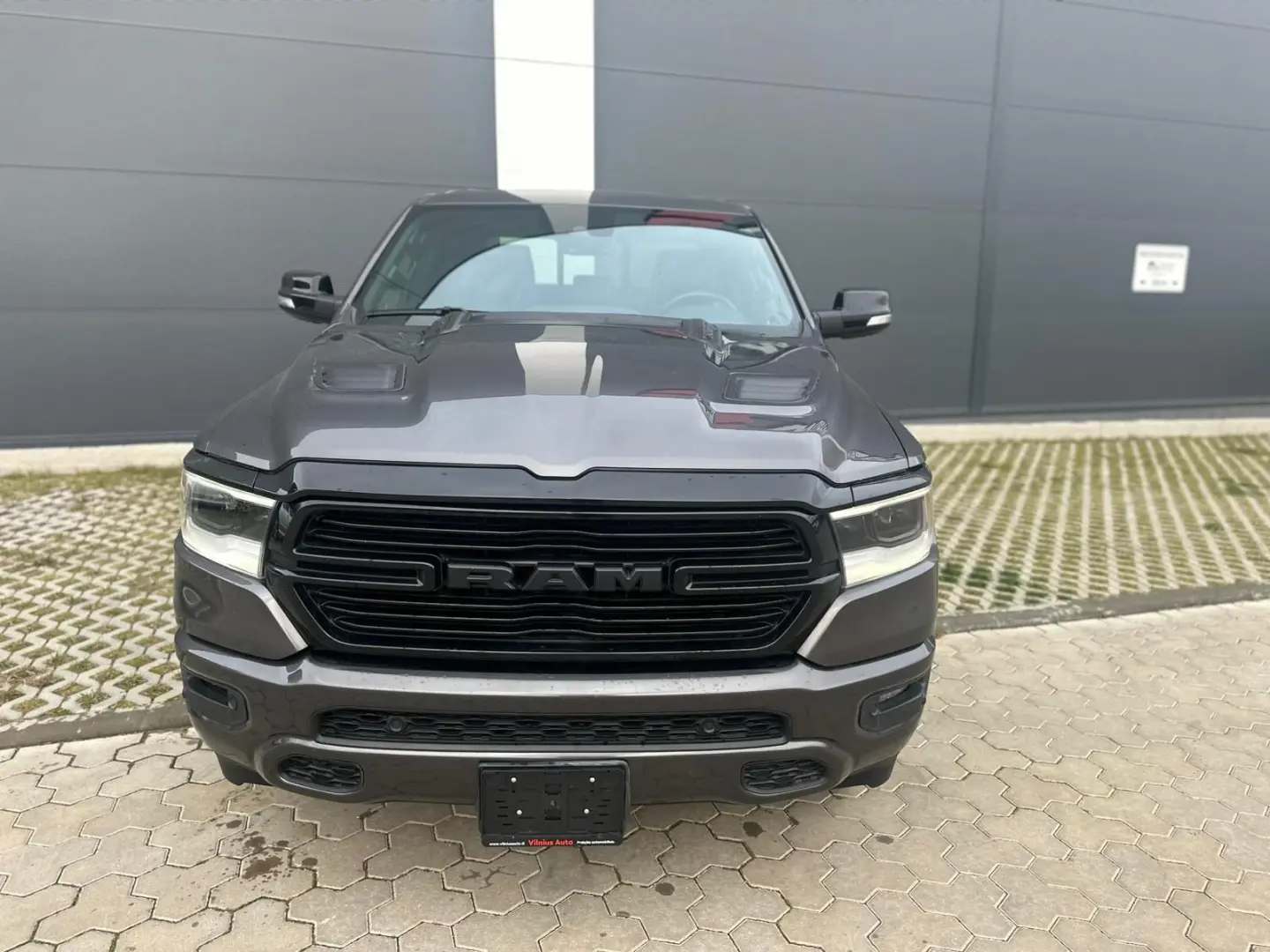 Laramie 3.0D 4X4 PANO AHK Night Edition 22Zoll