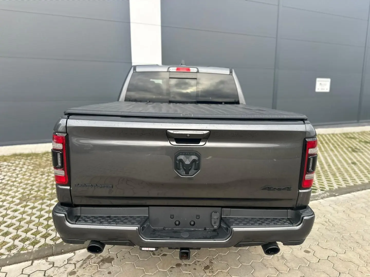 Laramie 3.0D 4X4 PANO AHK Night Edition 22Zoll