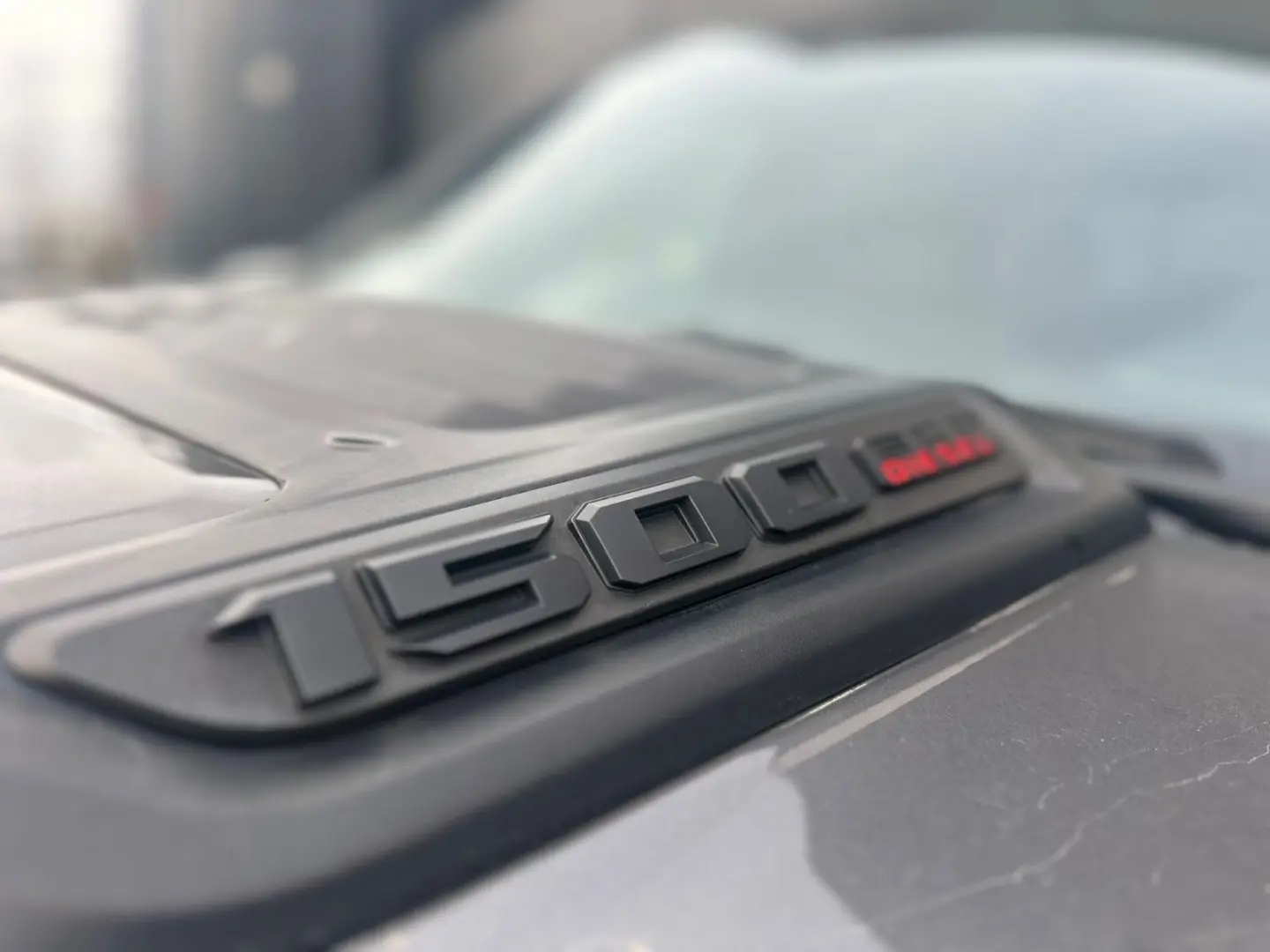 Laramie 3.0D 4X4 PANO AHK Night Edition 22Zoll