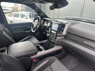 Laramie 3.0D 4X4 PANO AHK Night Edition 22Zoll