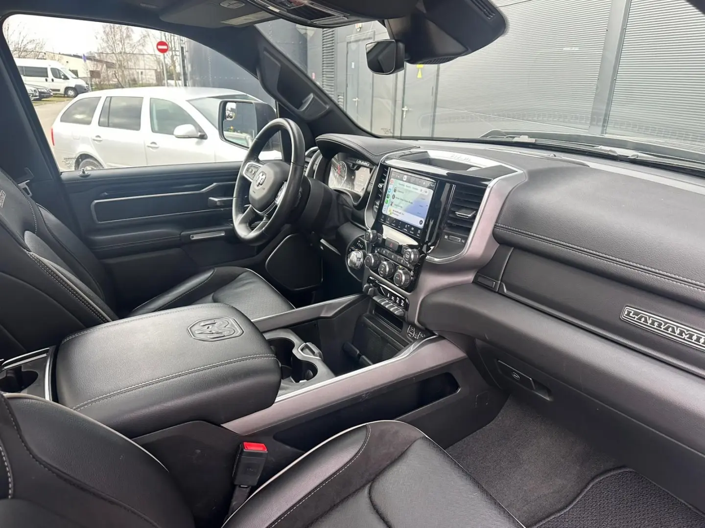 Laramie 3.0D 4X4 PANO AHK Night Edition 22Zoll