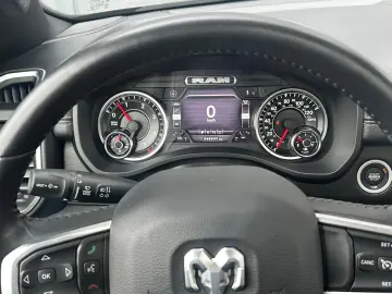 Laramie 3.0D 4X4 PANO AHK Night Edition 22Zoll