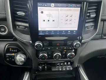 Laramie 3.0D 4X4 PANO AHK Night Edition 22Zoll