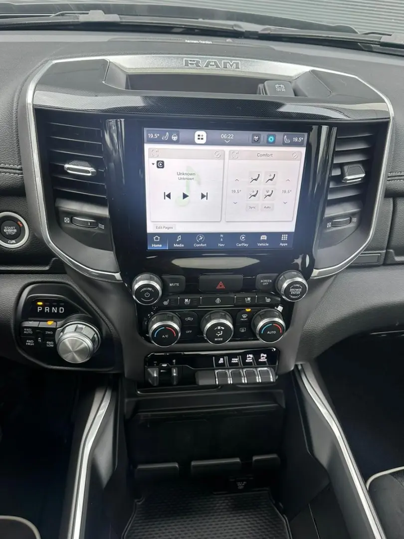 Laramie 3.0D 4X4 PANO AHK Night Edition 22Zoll