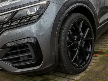 Touareg 3.0 V6 TSI eHybrid R 4M Pano Matrix AHK