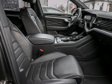 Touareg 3.0 V6 TSI eHybrid R 4M Pano Matrix AHK