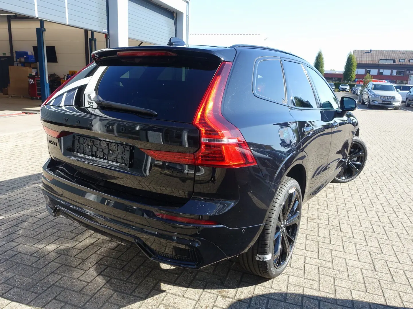 XC60 Black Edition Plus  T8 AWD HeadUP B&W FourC