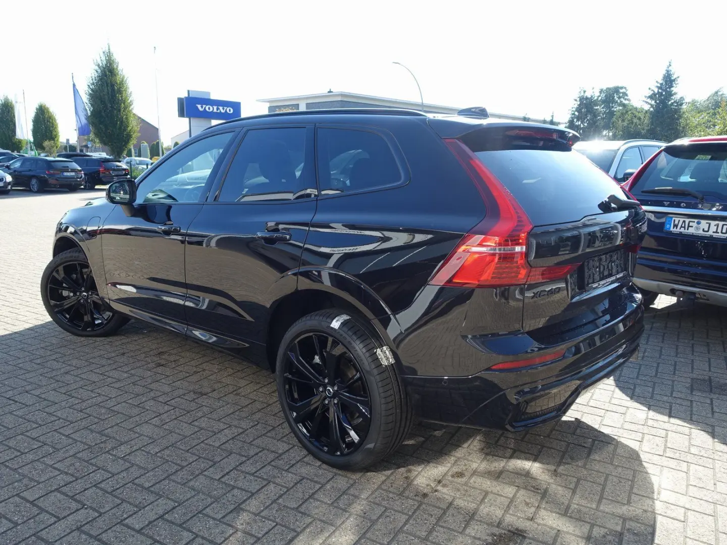 XC60 Black Edition Plus  T8 AWD HeadUP B&W FourC