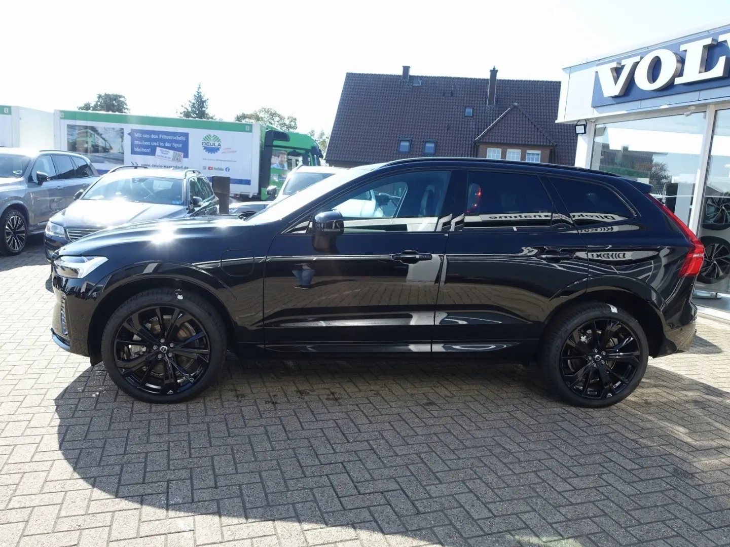XC60 Black Edition Plus  T8 AWD HeadUP B&W FourC