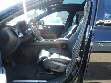 XC60 Black Edition Plus  T8 AWD HeadUP B&W FourC