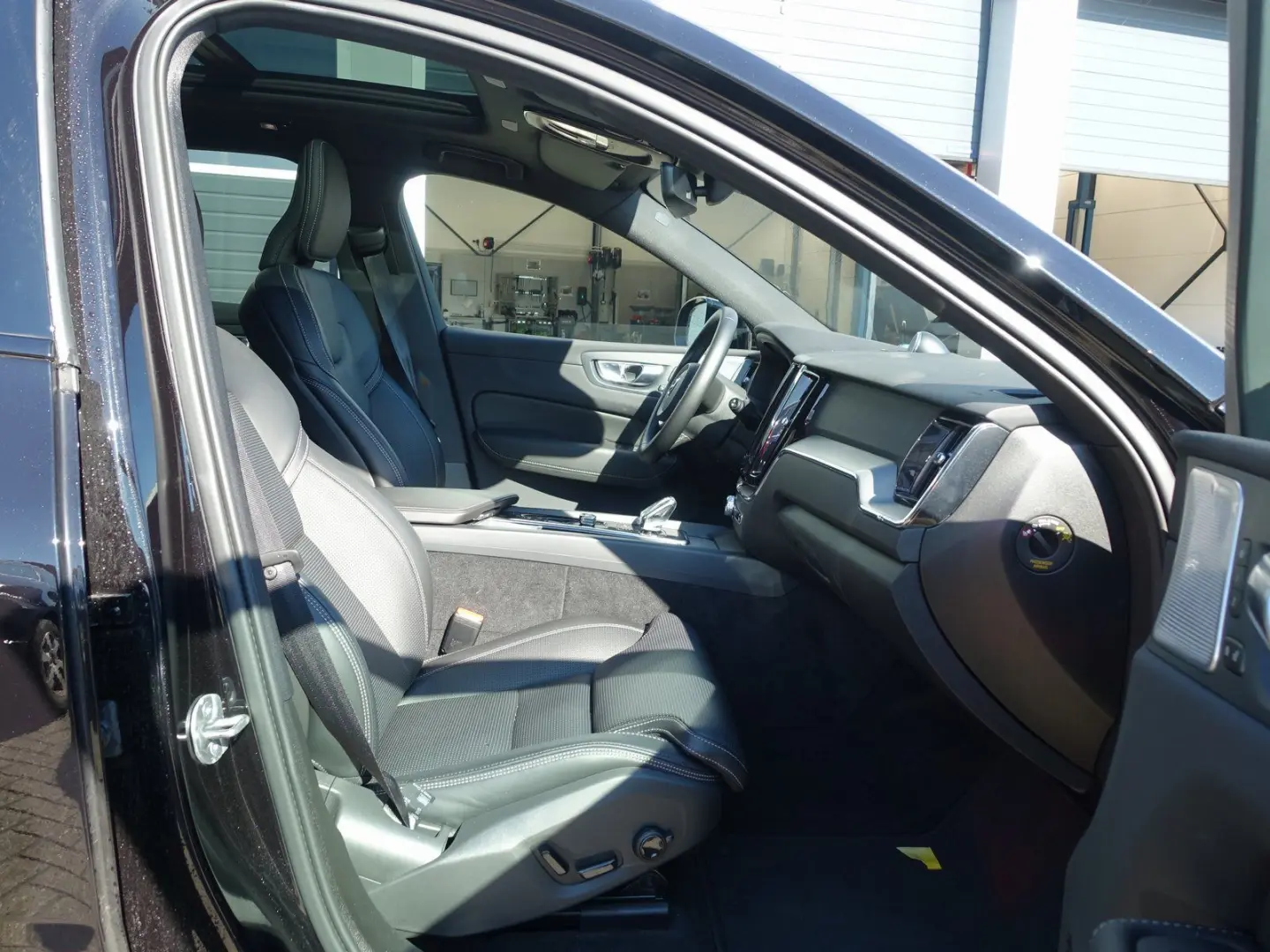 XC60 Black Edition Plus  T8 AWD HeadUP B&W FourC