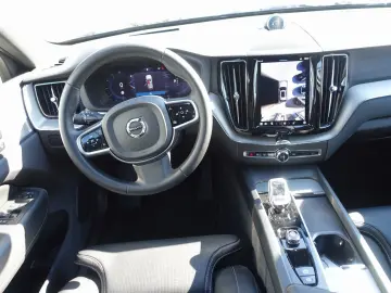 XC60 Black Edition Plus  T8 AWD HeadUP B&W FourC