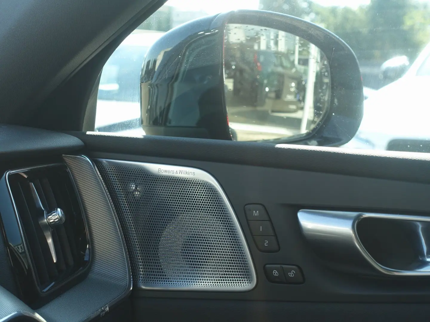 XC60 Black Edition Plus  T8 AWD HeadUP B&W FourC