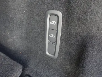 XC60 Black Edition Plus  T8 AWD HeadUP B&W FourC