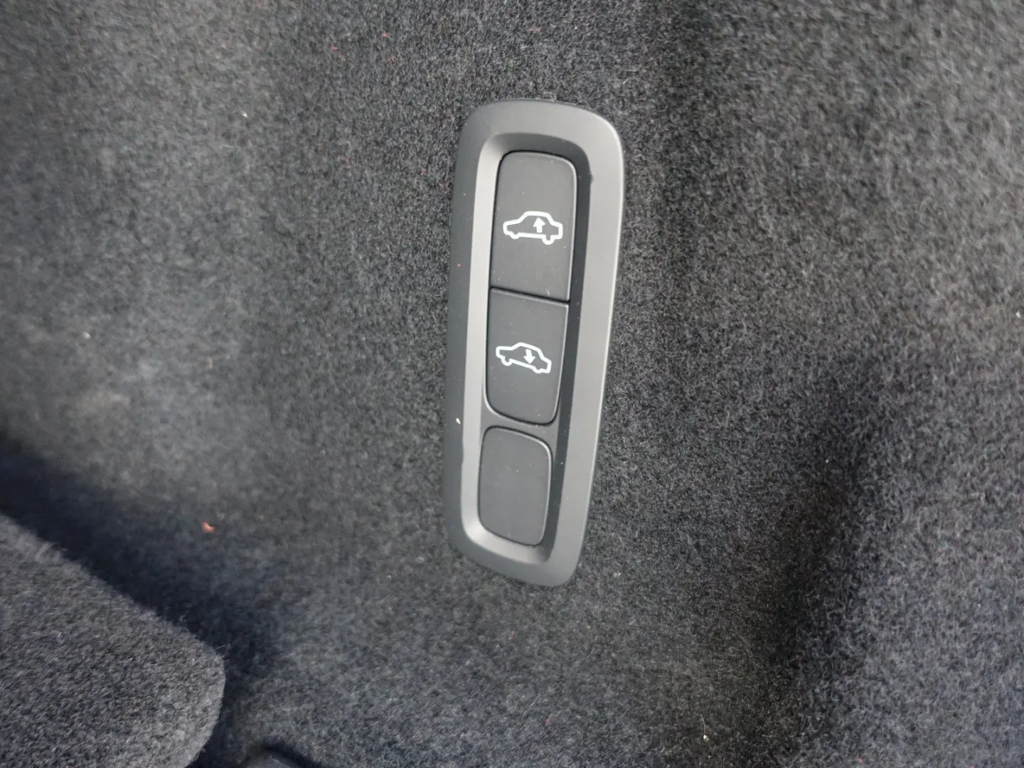 XC60 Black Edition Plus  T8 AWD HeadUP B&W FourC