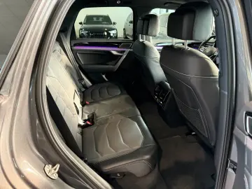 Touareg R-Line 4M MATRIX 360  DYN PANO STHZ AHK