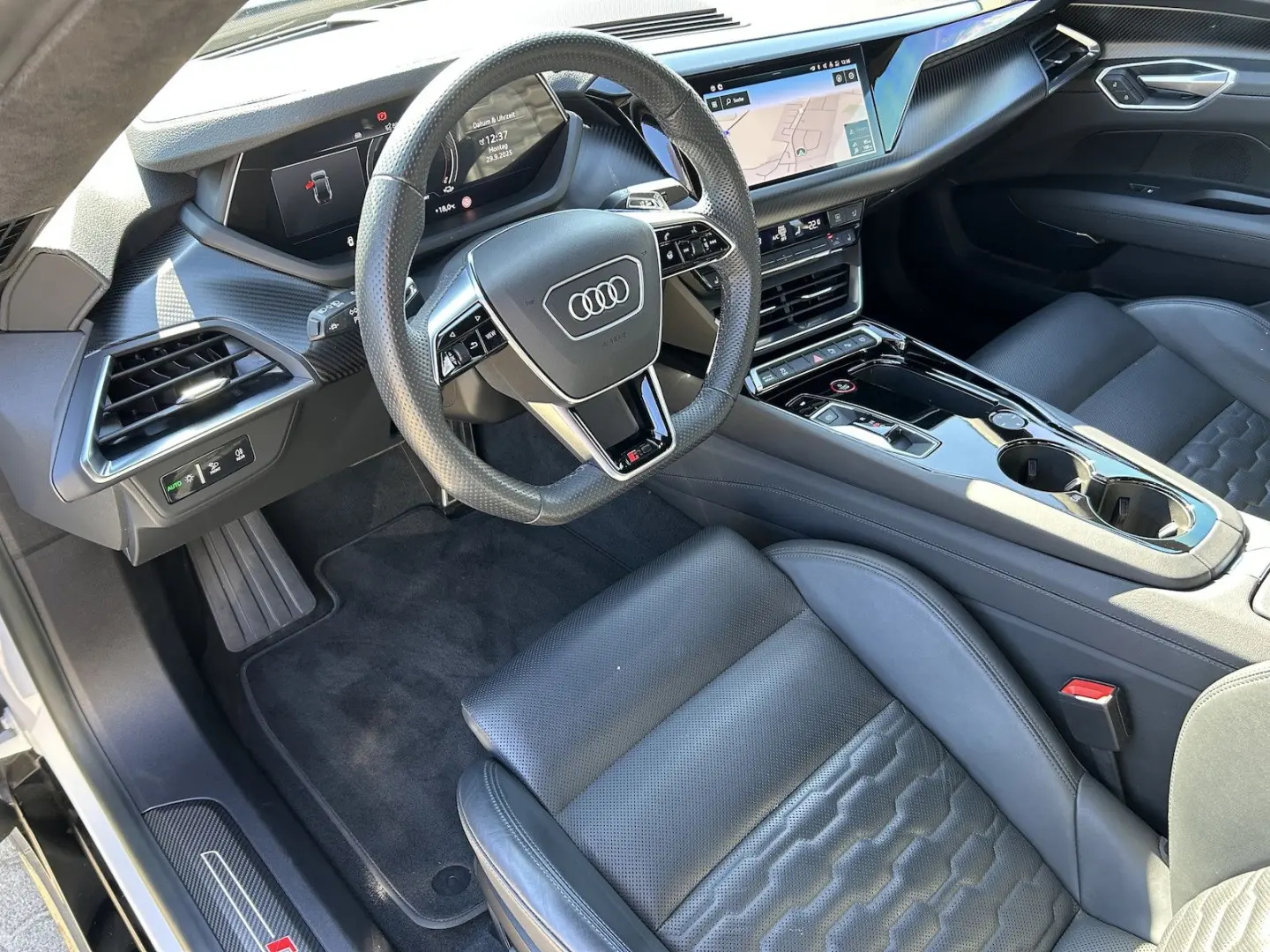 RS e-tron GT quattro Carbon Keramik 360 Laser Bl