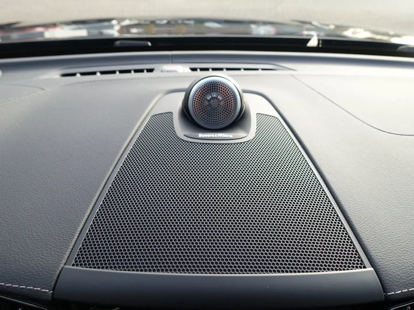 XC60 Black Edition Ultra T8 AWD Massage B&W AHK