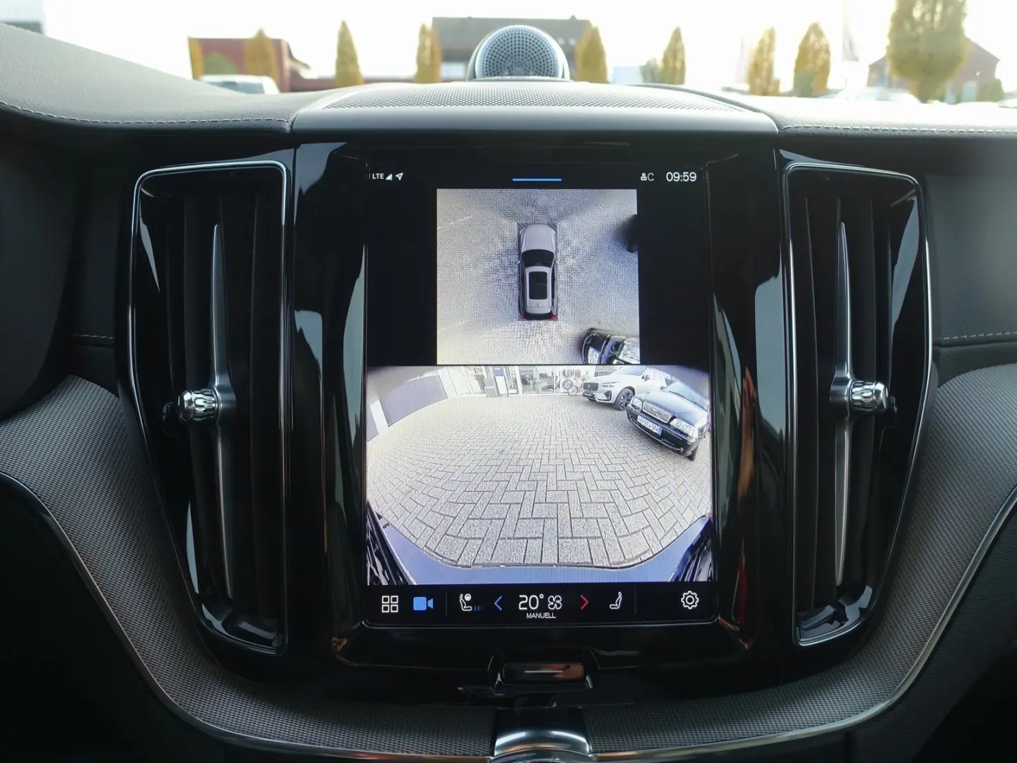 XC60 Black Edition Ultra T8 AWD Massage B&W AHK