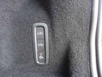 XC60 Black Edition Ultra T8 AWD Massage B&W AHK