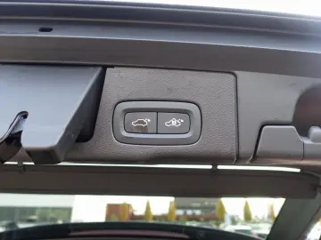 XC60 Black Edition Ultra T8 AWD Massage B&W AHK