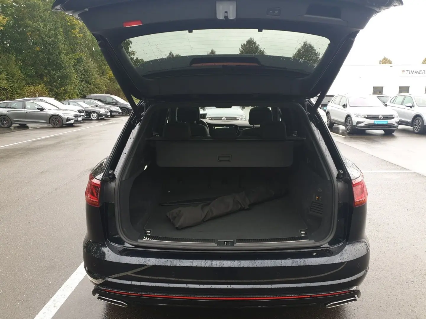 Touareg 3.0 V6 TDI R-LINE BLACK  AHK  LUFT  PANO