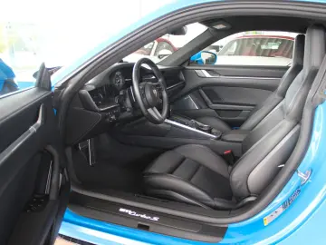 911 Turbo S SportDesign Lift G-Dach Burmester