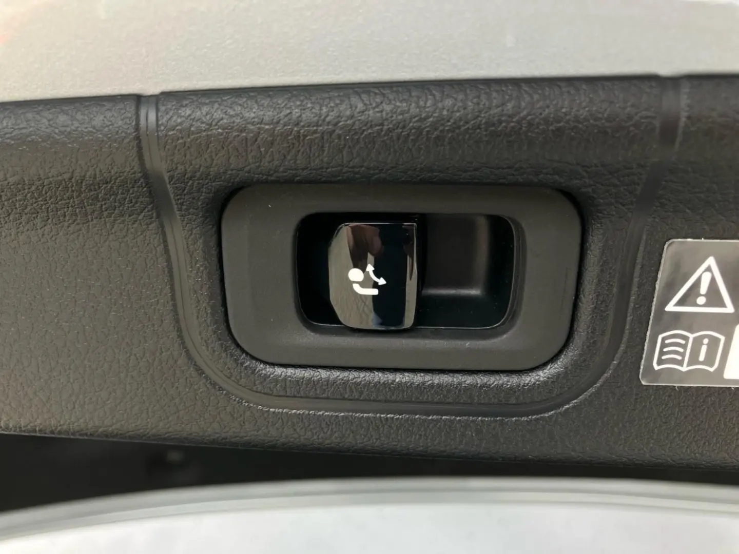 C 220 d Avantgarde LenkradH AHK Kamera Totwinkel