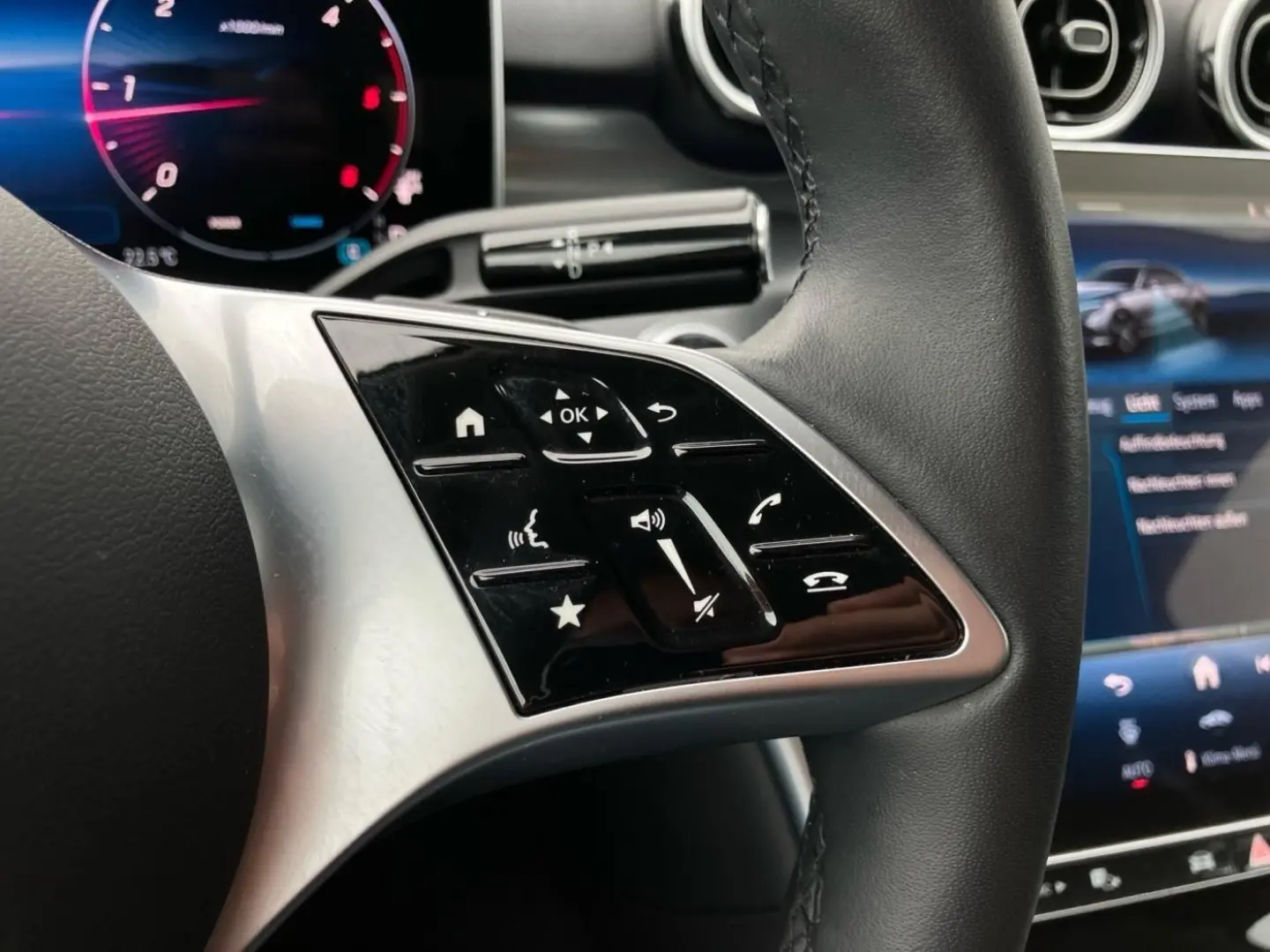 C 220 d Avantgarde LenkradH AHK Kamera Totwinkel