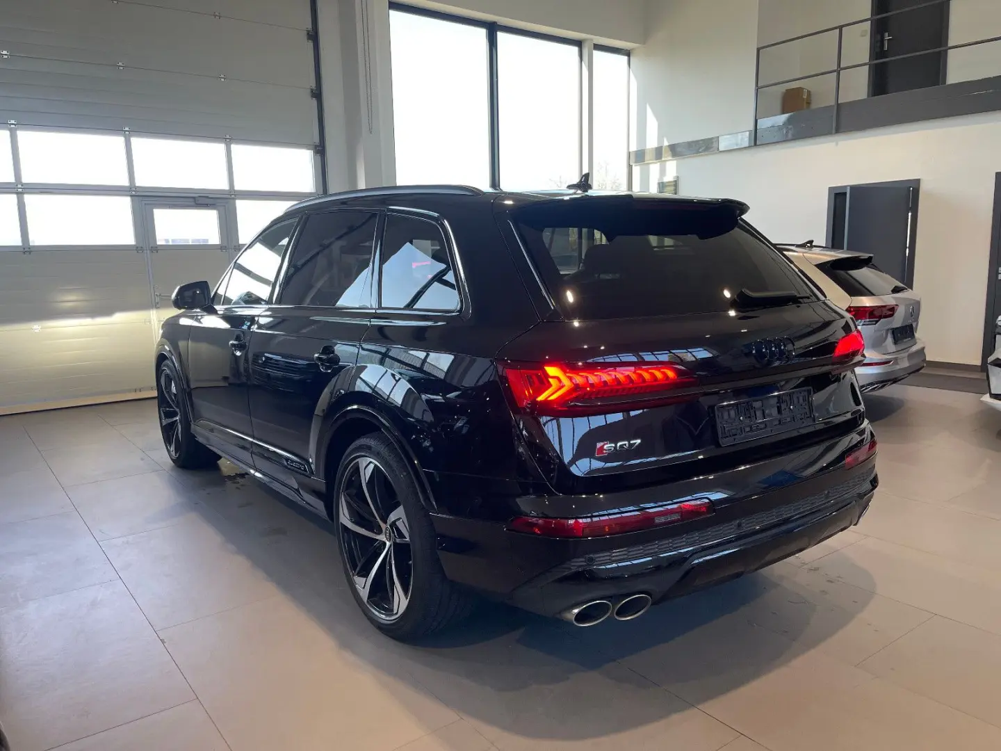 SQ7 4.0 TFSI quattro PANO LASER 360  AHK 7 SITZE