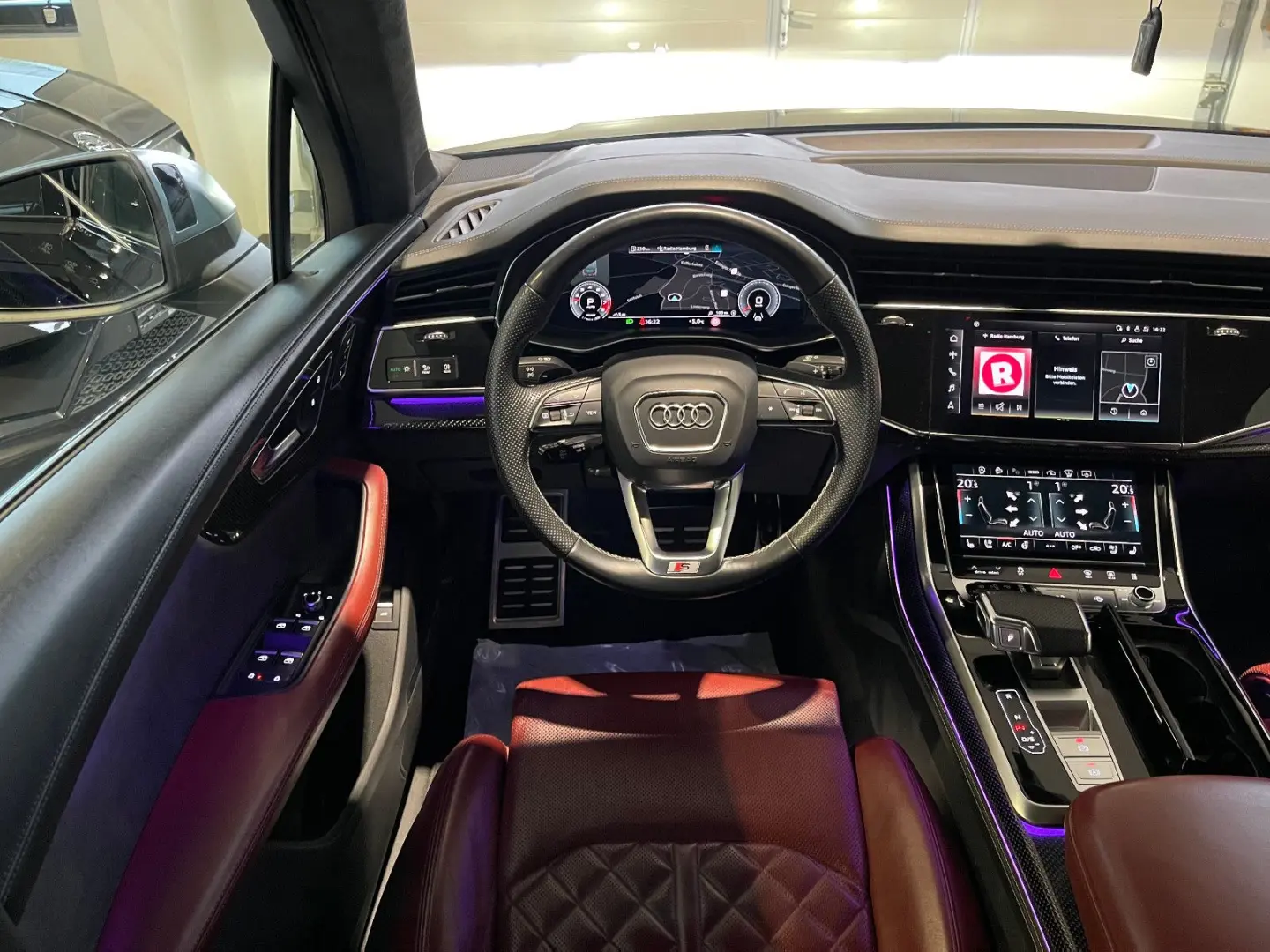 SQ7 4.0 TFSI quattro PANO LASER 360  AHK 7 SITZE