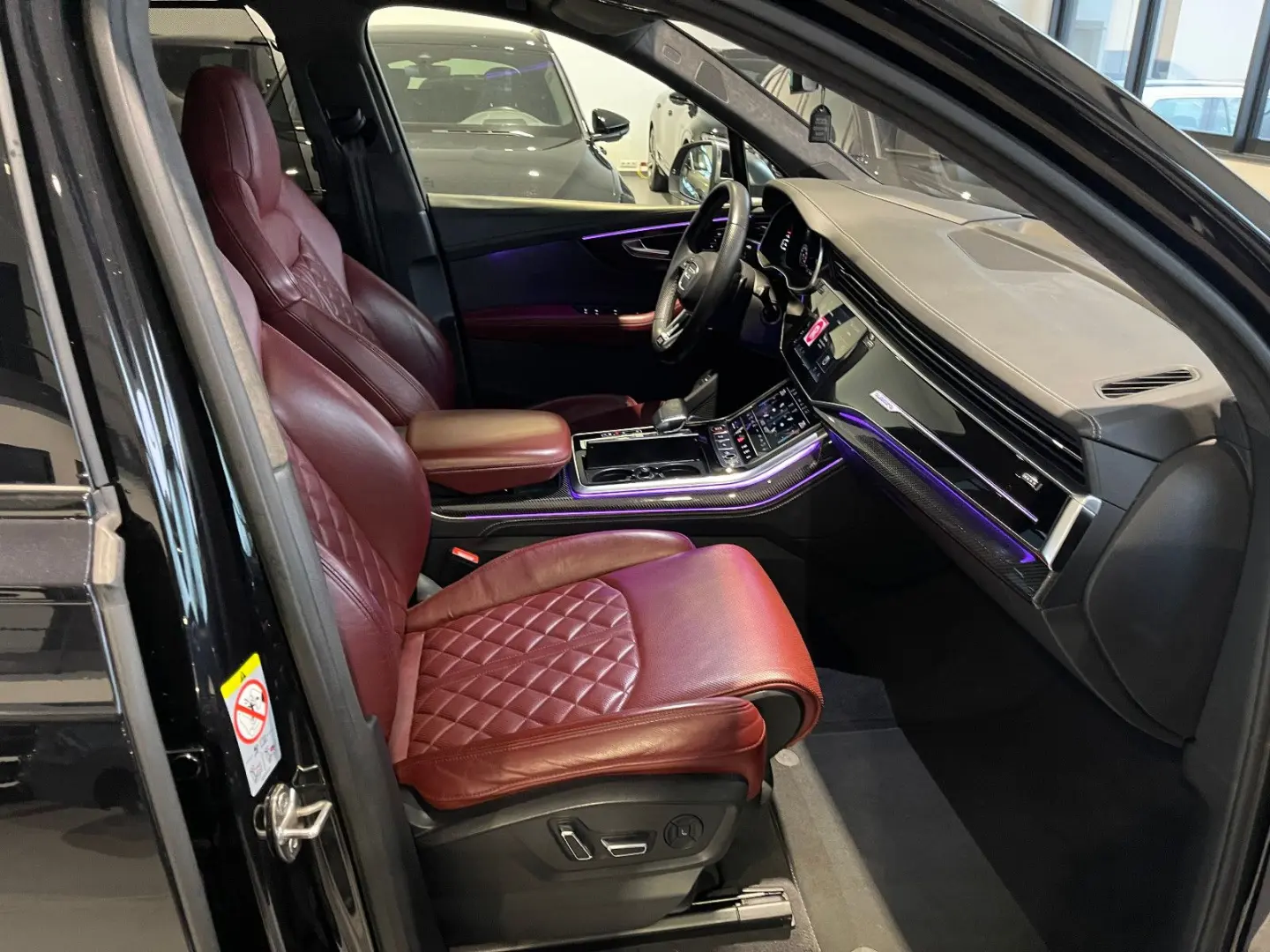 SQ7 4.0 TFSI quattro PANO LASER 360  AHK 7 SITZE