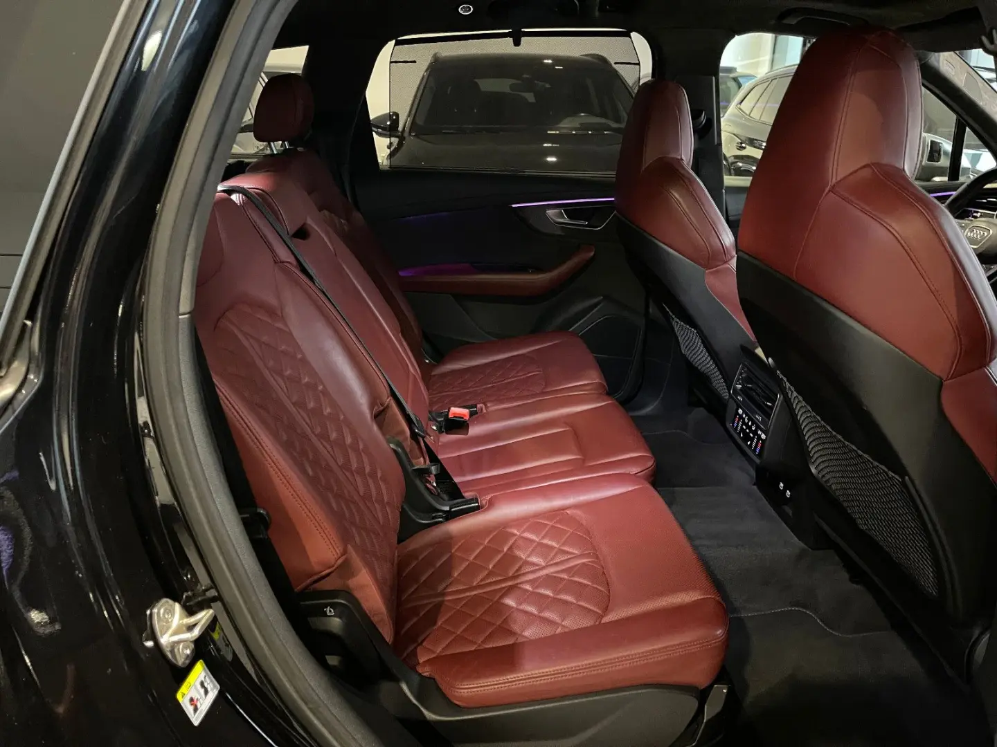 SQ7 4.0 TFSI quattro PANO LASER 360  AHK 7 SITZE