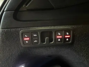 SQ7 4.0 TFSI quattro PANO LASER 360  AHK 7 SITZE