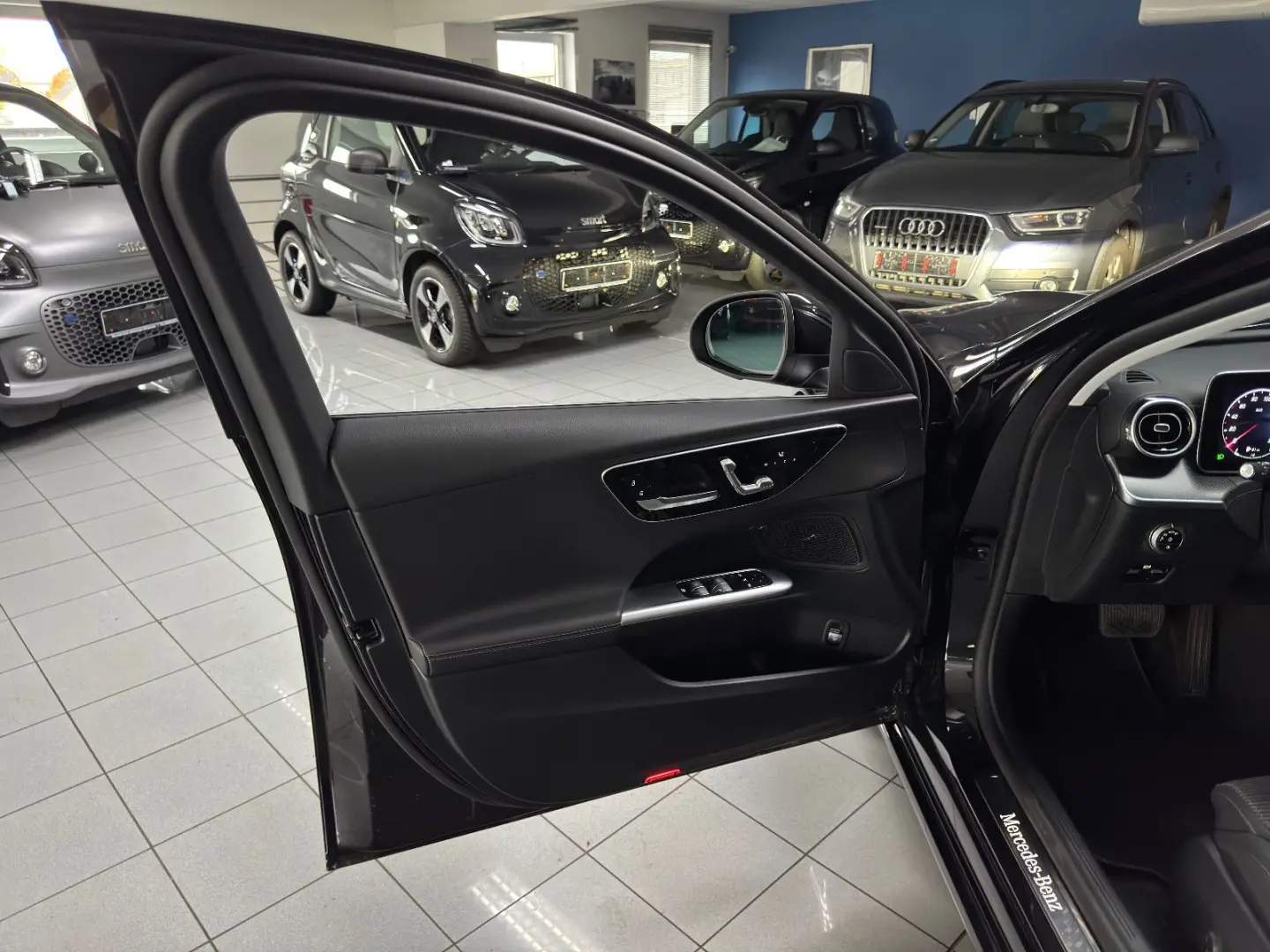 C 180 AVANTGARDE 360 CAM Memory CarPlay