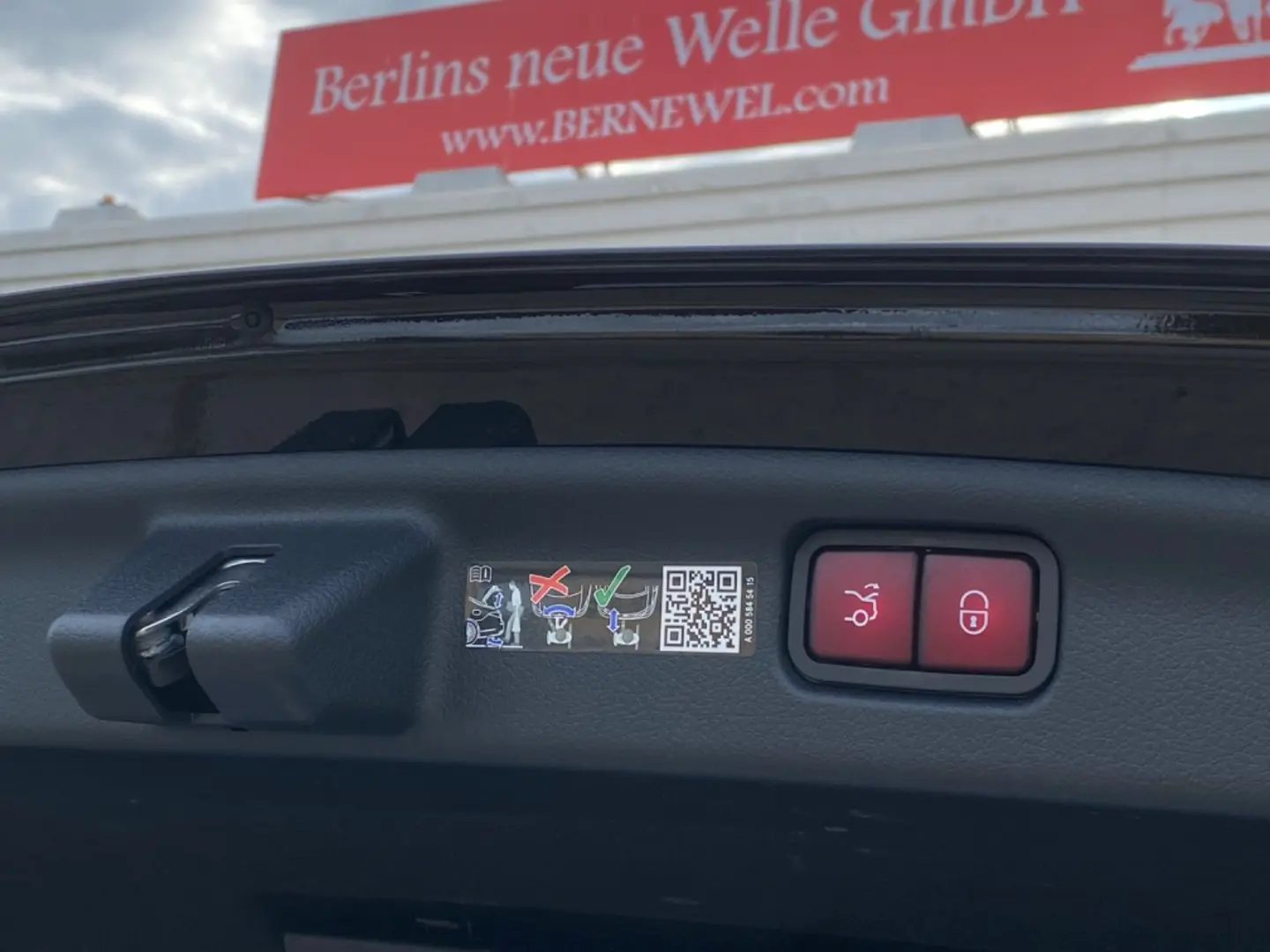 C180 AMG Pano_360_Leder_Memory_Keyless_DigitalLi