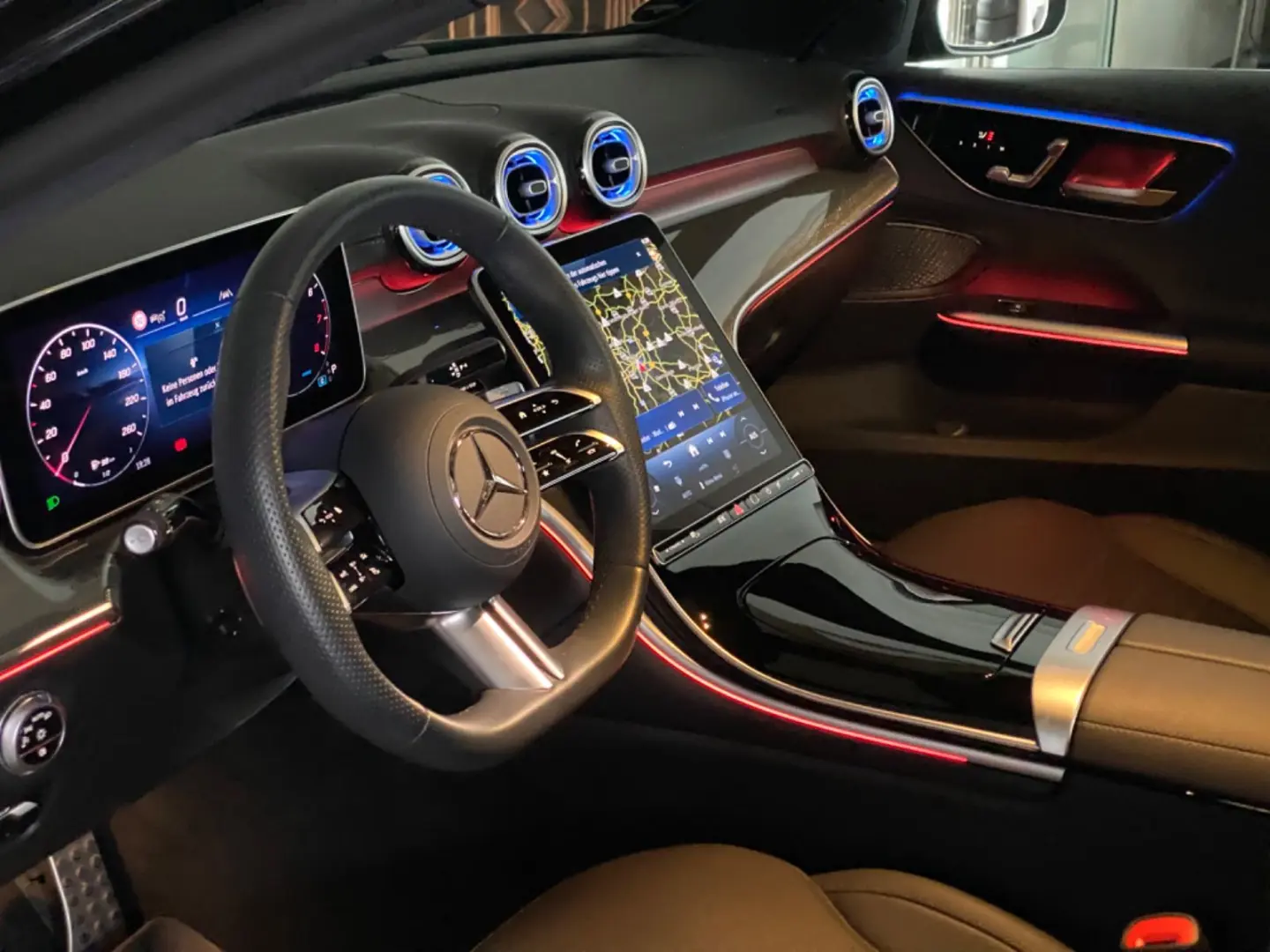 C180 AMG Pano_360_Leder_Memory_Keyless_DigitalLi