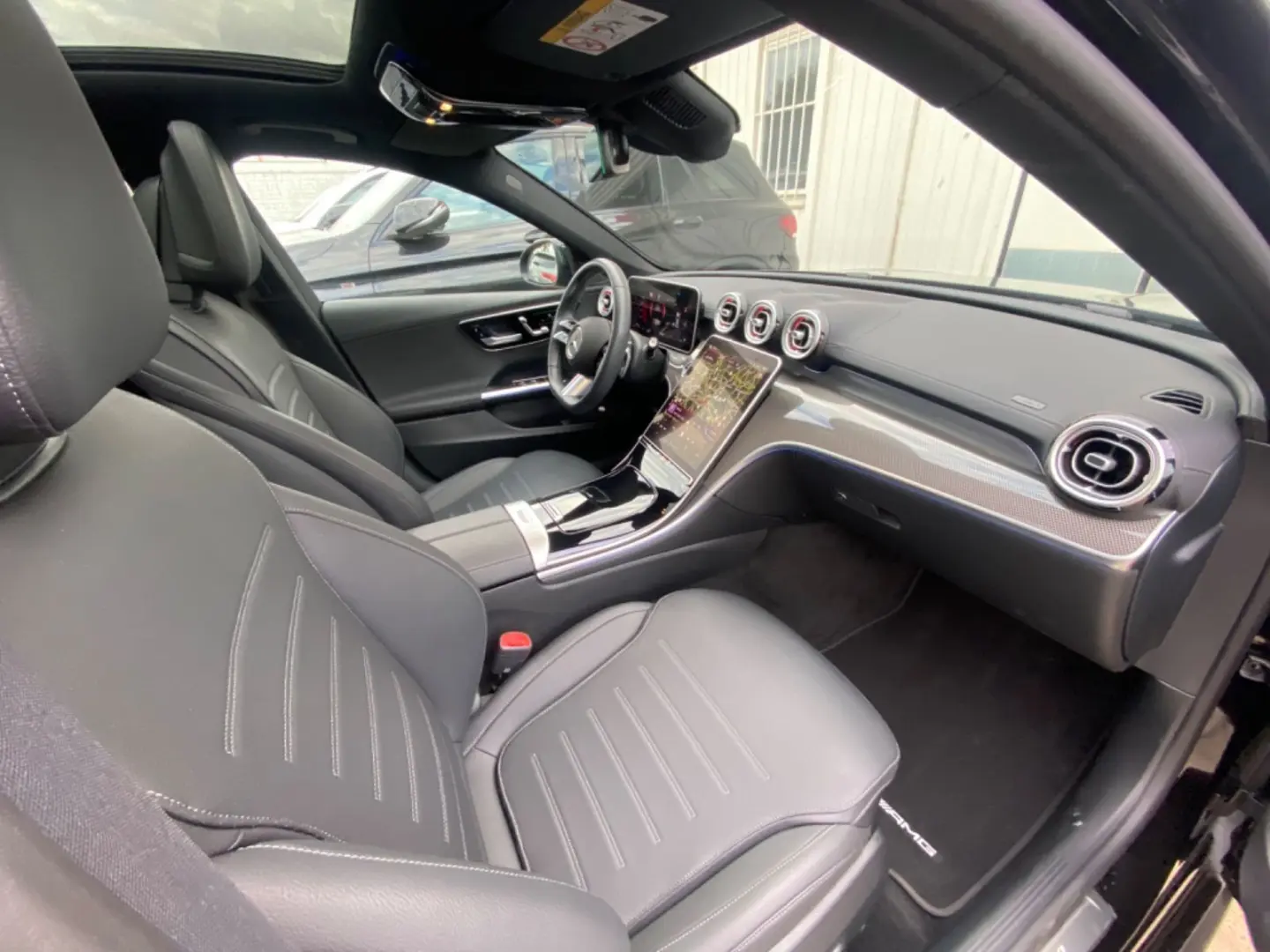 C180 AMG Pano_360_Leder_Memory_Keyless_DigitalLi