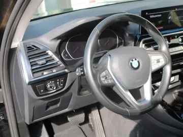 X3 xDrive20d Navi LED ACC Sportsitze AHK Kamera