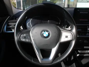 X3 xDrive20d Navi LED ACC Sportsitze AHK Kamera