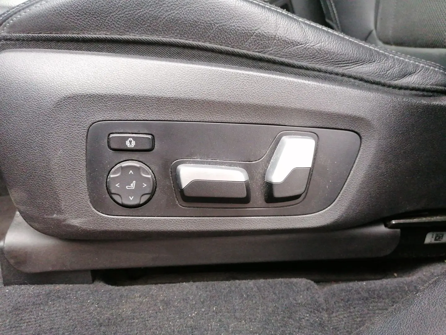 X3 xDrive20d xLine 18'' AHK Navi HuD Hifi Parkin